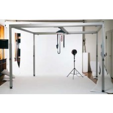 Portable gantry body hoist 