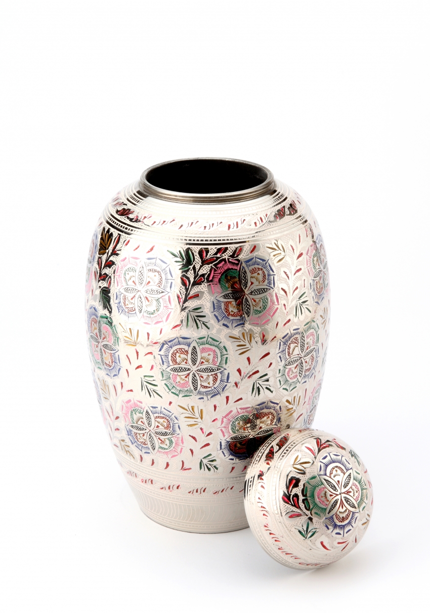 FARNHAM FLOWER CREMATION ASHES URN with lid off