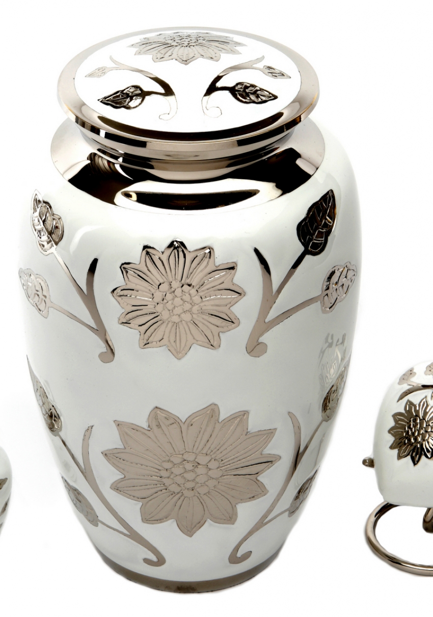 BRAMPTON WHITE CREMATION ASHES URN with keepsake