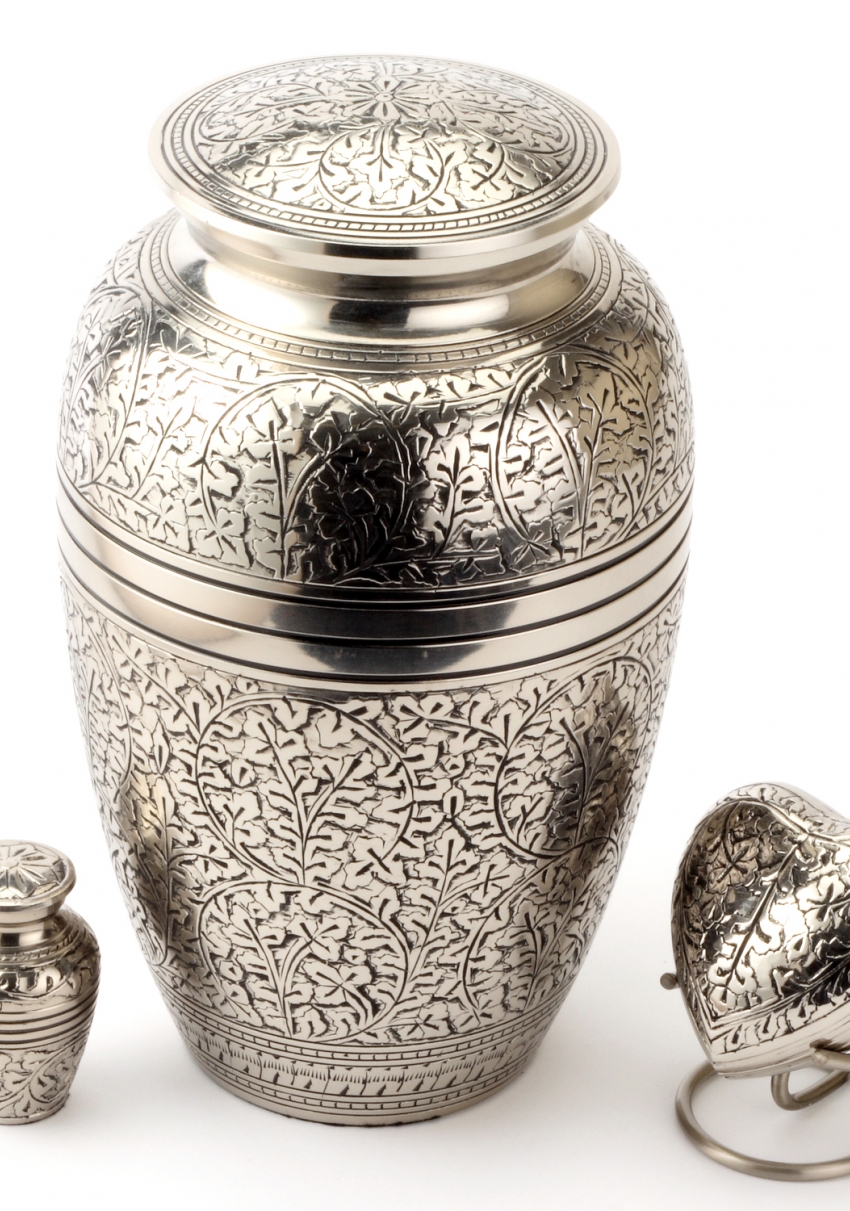 BANBURY NICKEL CREMATION ASHES URN with keepsakes