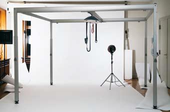 Portable gantry body hoist -1526